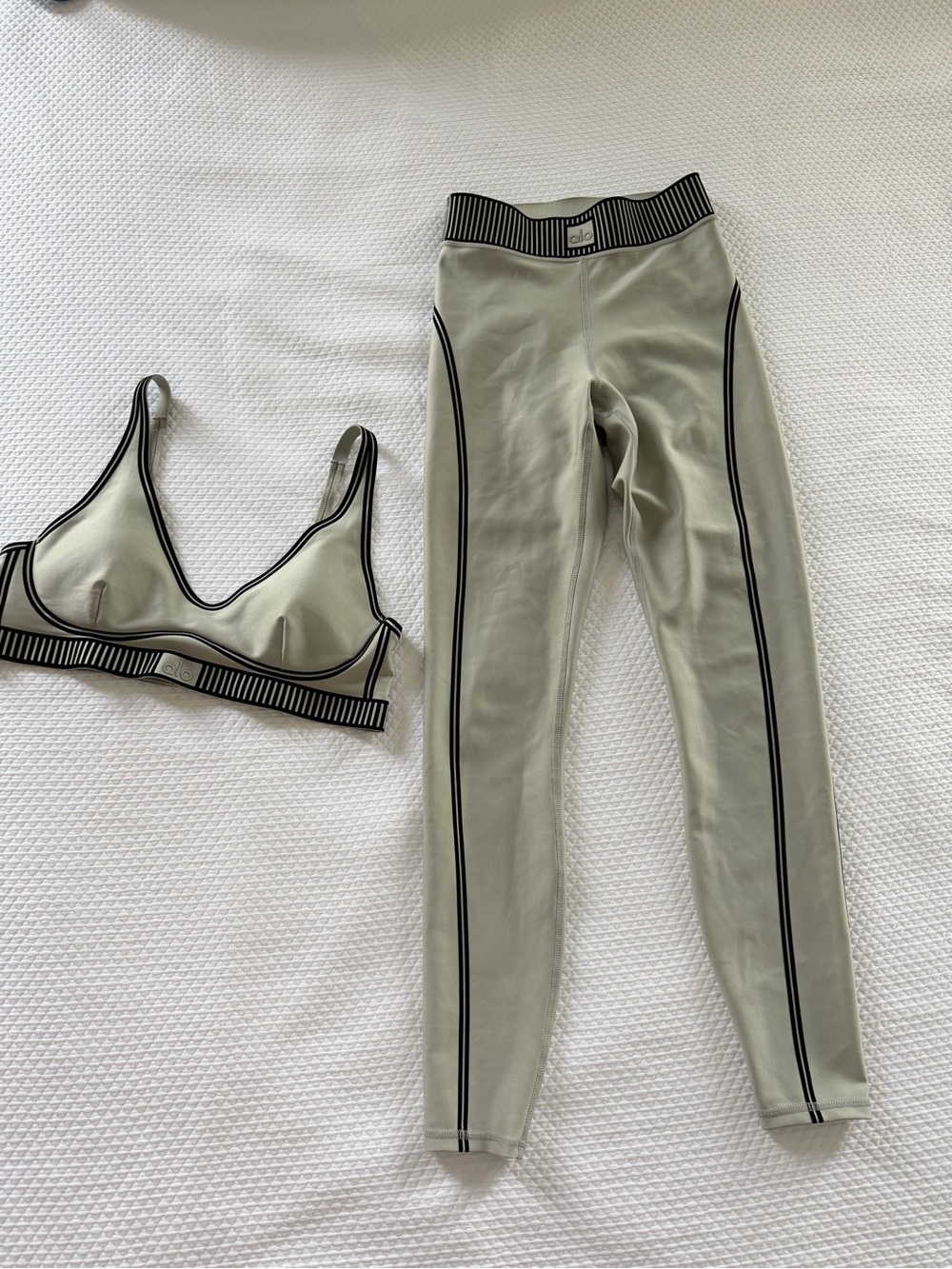ALO Yoga Sage Green Sports Bra with Black Striped Elastic / Airlift Leggings set - Picture 2 of 10